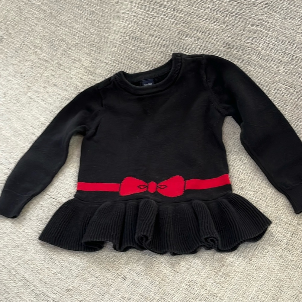 🔥Baby GAP 2T black knitted sweater w/ red bow detail and ruffle at bottom edge.